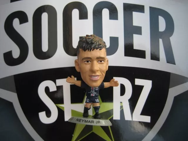 SOCCERSTARZ BRAZIL OSCAR GREEN BASE SEALED IN BLISTER PACK