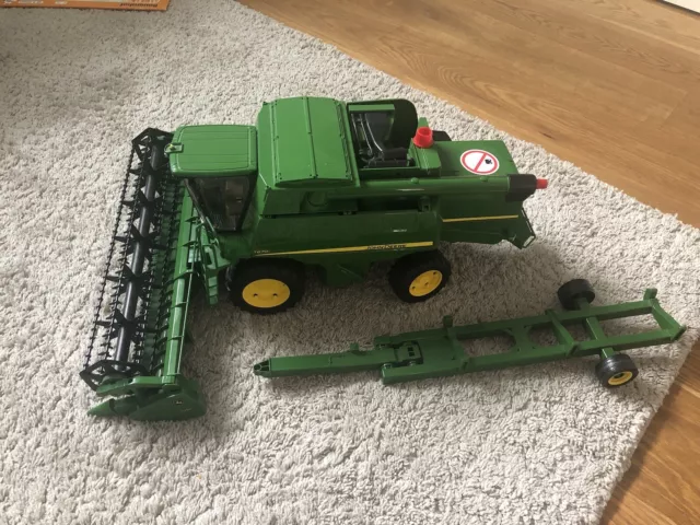 John Deere Mähdrescher Bruder T670i