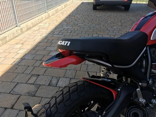 カーボン Puntale Vasca Ducati Scrambler Bellypan Carbon Mudguard Hugger Cover Part Puntale Vasca Ducati Scrambler Bellypan Carbon Mudguard H