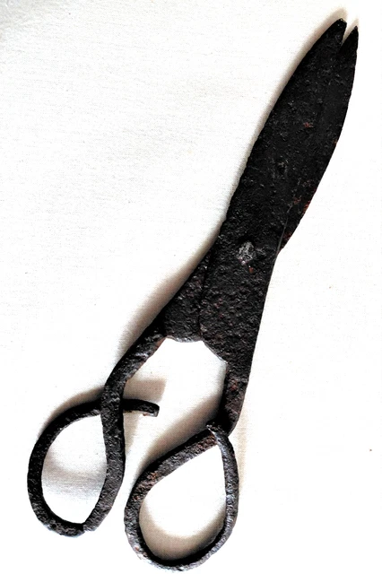Ancienne Paire De Ciseaux En Fer Forgé - Pour Collection Couture Ou Décoration Vitrine