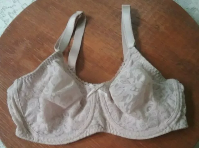 Bali  Women's Beige Lace Full Coverage Underwire  Bra Size 36 C Excel Cond