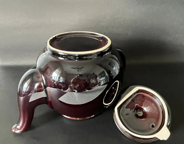 Large 40 oz. Vintage PSI Treacle Glaze Brown Betty Teapot Mirror glaze 11