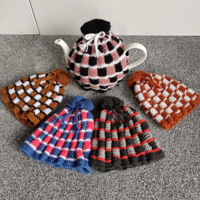 Accogliente tè lavorato a maglia fatto a mano - si adatta a quattro tazze di teiera rotonda, mantiene la tua birra calda ♨️☕