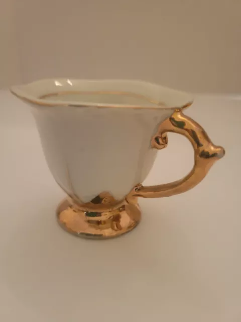 Taza pequeña vintage con oro hecha en Japón