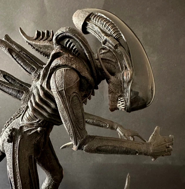 STATUE EN RÉSINE ALIEN Signature Series 41CM Édition Limitée 1500 EUR ...