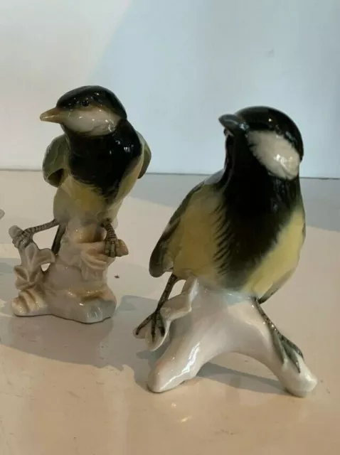 Groupe en porcelaine polychrome  Allemande couple de mésanges XX siècle