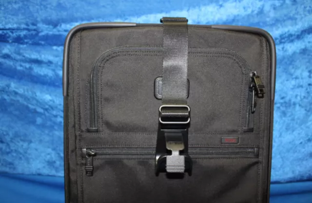 New Tumi Alpha 2 International Expandable 22" Carry On 2 Wheeled Luggage Black 2