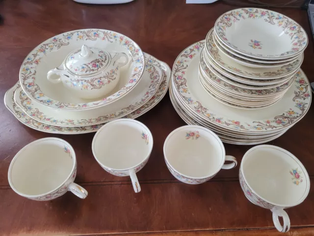 Taylor, Smith & Taylor 1940's China Pattern Code: TST163's1