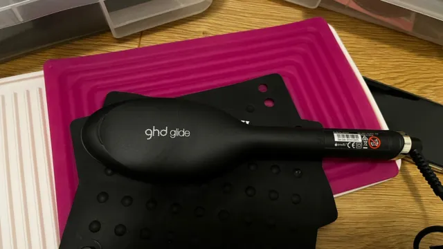 GHD  Glide Smoothing Hot Brush - Pristine Condition [PRICE DROP]