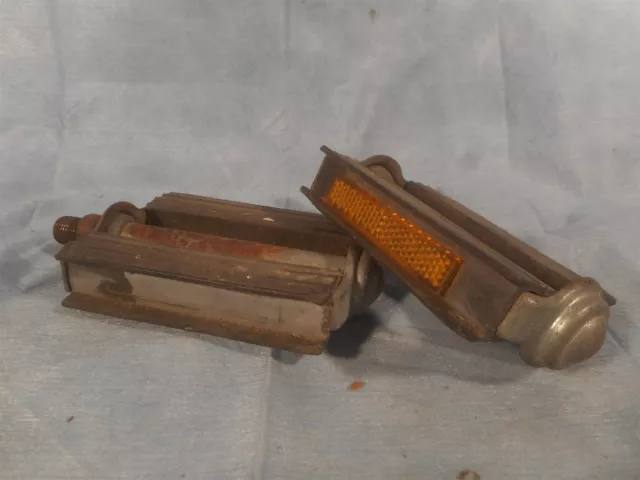 Vintage Diamond XL 26 Bicycle Pedal (3 reflectors)