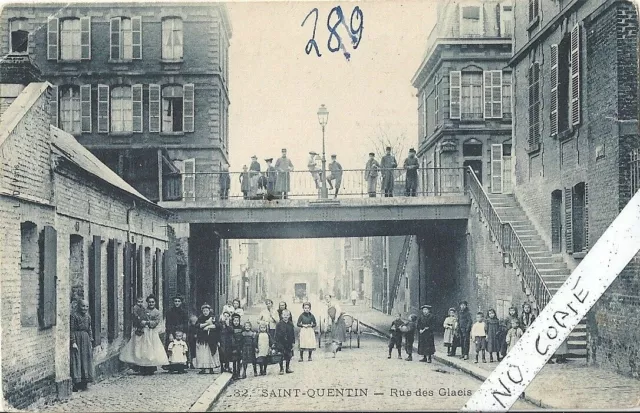 carte postale ancienne Aisne, Saint Quentin, rue des Glacis, animation