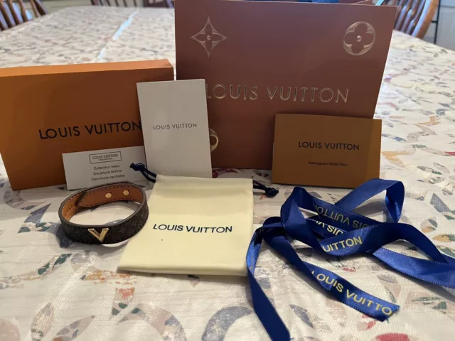 Louis Vuitton Essential V Bracelet (M6042E, M6042F, M6042G