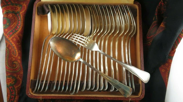 Couteau, fourchette, petite cuillère pour breakfast en émail cloisonné