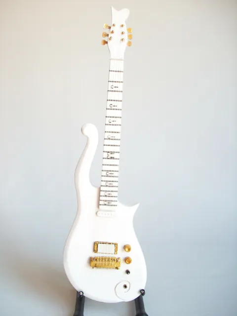 Guitare miniature de Prince – Cloud guitare