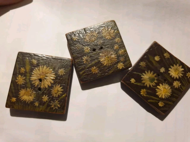 Lot De 3 Boutons En Bois à Motif Fleurs - Neuf Pour Loisirs Créatifs