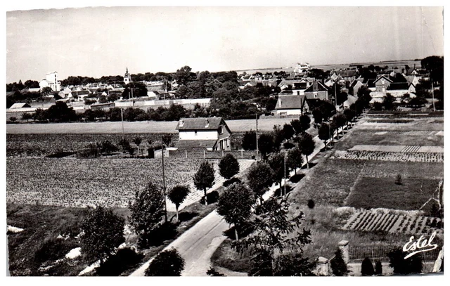 91 ANGERVILLE - vue generale de la commune.