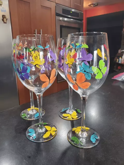 Set of 4 , handpainted wineglasses with color butterflies