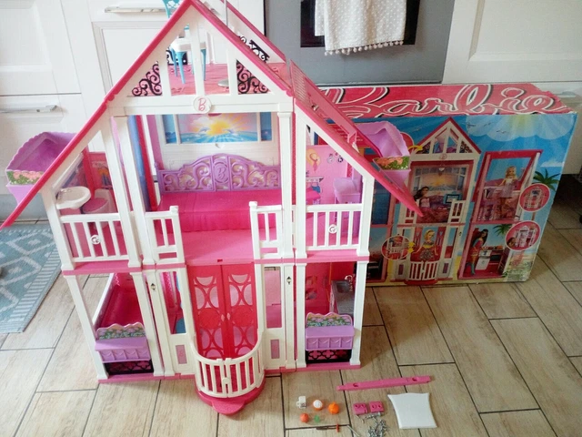 Barbie Casa di Malibu, Casa per Bambole con Accessori - Barbie - Barbie  Estate - Bambole Fashion - Giocattoli