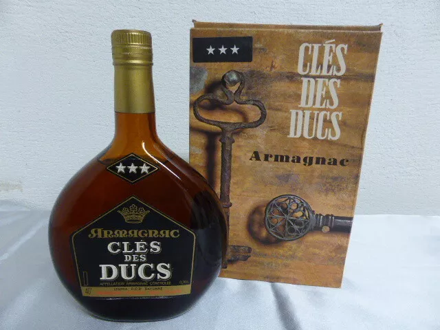 bouteille ancienne Armagnac Clés des Ducs années 70, 3 étoiles collection boîte