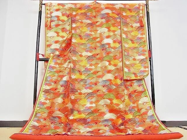 Japanese kimono/UchikakeJuni-hitoe style/Pure silk /for a wedding /kimono Hanger