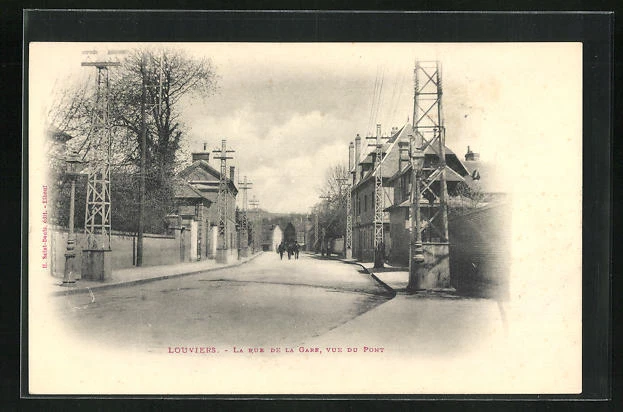 CPA LOUVIERS, LA Rue de la Gare, Vue du Pont EUR 4,00 PicClick FR