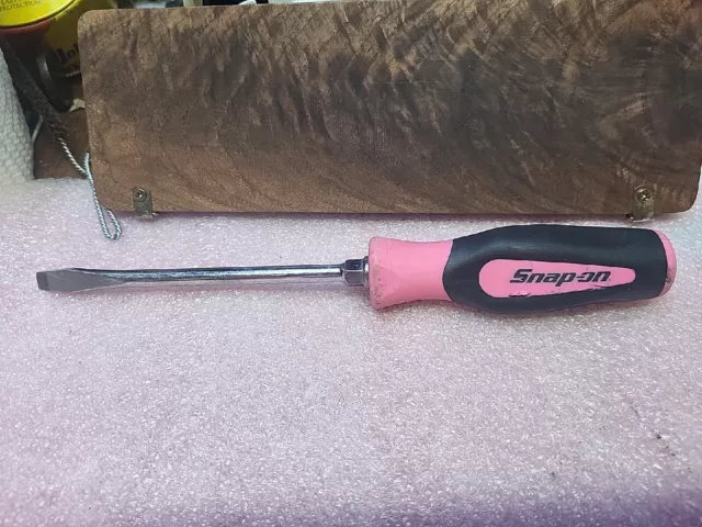 Snap-on Tools USA PINK 5/16" Tip Soft Grip Flat Head Screwdriver SGD6B Pre-owned