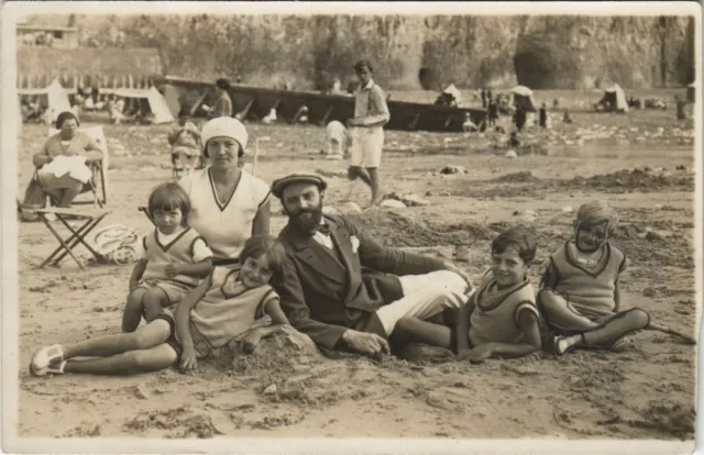 CPA AULT Family on the Beach Photo Card (18628)