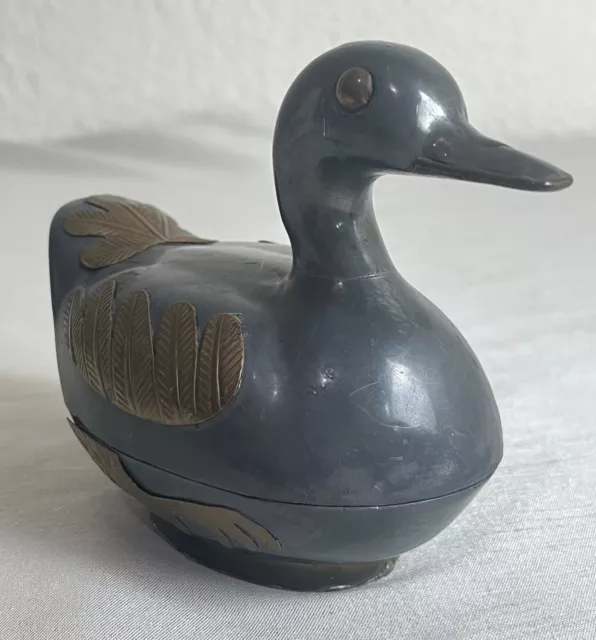 Ancien XXème très belle boite zoomorphe canard en étain et laiton 3