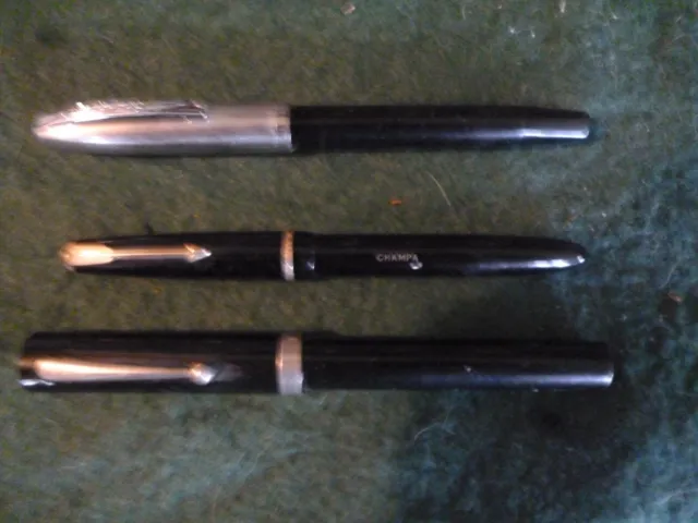 fountain pens 2x shaeffer  1 xParker ladies model