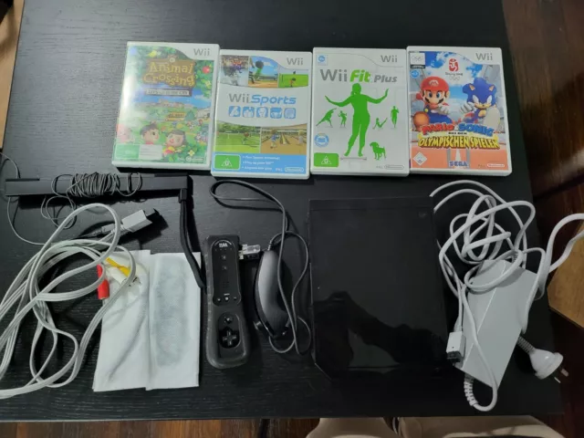 Nintendo Wii Console Bundle | 1x Controller & 1 Nunchuks + 4x Games - Tested