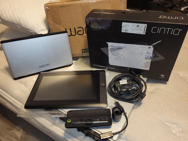 Wacom Cintiq 13HD DTK-1300 Interactive Pen Display w/ Accessories