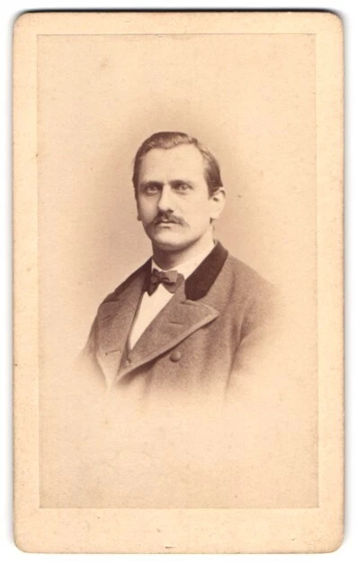 Fotografie L. Belitski, Nordhausen, Portrait Mann mit Schnauzer