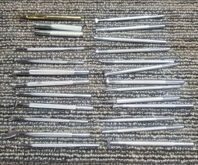 Lote de 24 estampillas de herramientas de cuero hechas a mano de Craftool Company ver fotos