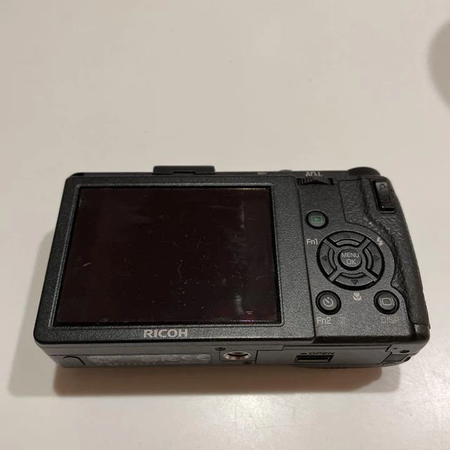 Ricoh GR Digital III 10.0MP Point & Shoot Compact Digital Camera Tested 4
