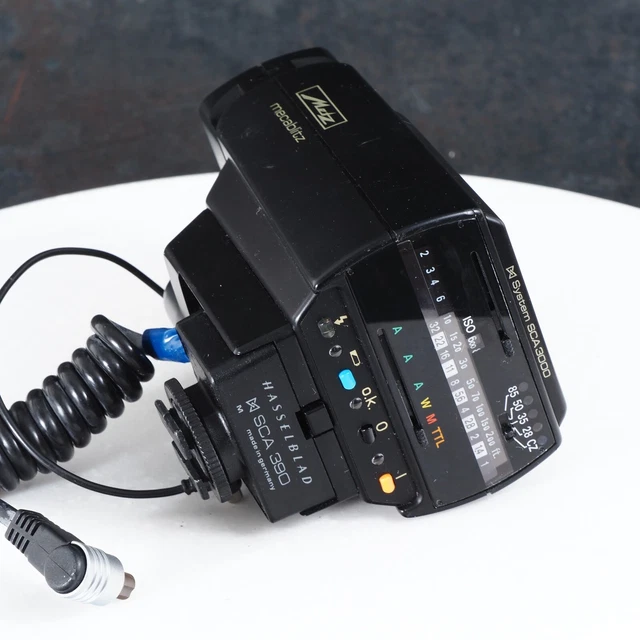 ^ Metz Mecablitz 32MZ-3 Hot Shoe Flash w/ for Hasselblad SCA-390 2