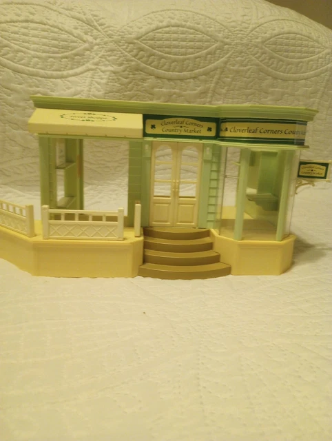 CALICO CRITTERS CLOVERLEAF Corners Country Market 2004 Playset NOT