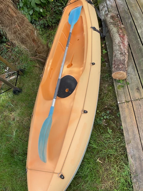 Canoë kayak rigide, polyvalent. Etat absolument parfait. 17 kg