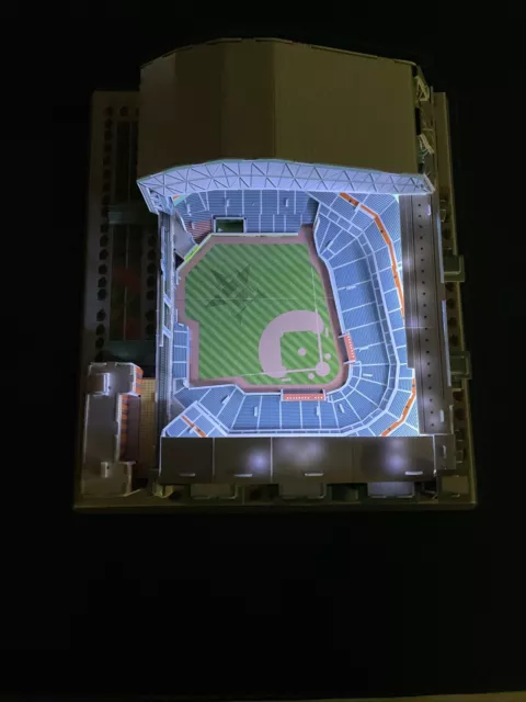 Houston Astro‘s replica stadium with LED lights 3