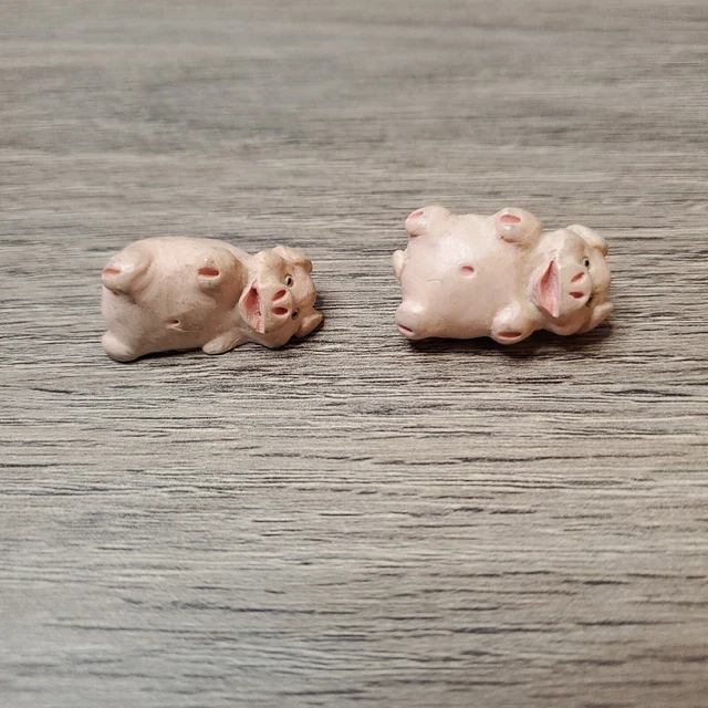 VINTAGE RESIN MINIATURE pig figurines made in Scotland, set of 2 13.95