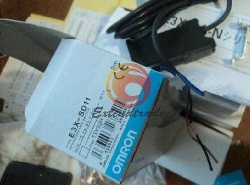 Omron E3X-SD11 12-24VDC Interrupteur Photoélectrique Neuf