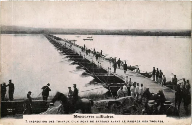CPA AK Military Inspection of the Works of a Boat Bridge Front Step (362599)