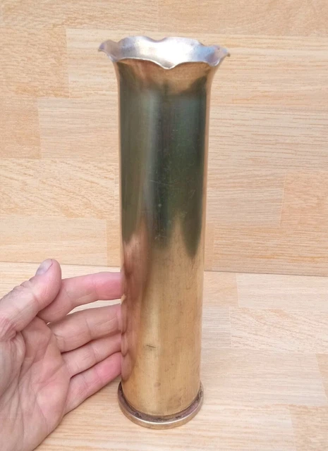 Vaso vintage originale WWII Trench Art Involucri in conchiglia in ottone 1942