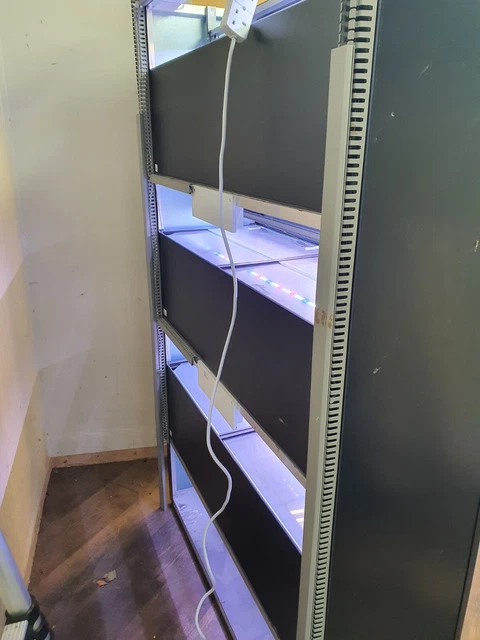 Casco Pets Aquarium, 3 Level 6 Tank Stack With LED lighting And Electrics 2