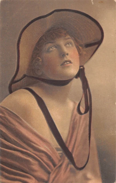 CPA 1900 Fantaisie - Jeune Fille Au Panier De Poussins - Carte Postale Ancienne - DND - Couleur