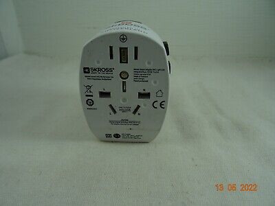 Skyross Adapt to the World Adapter Pro Light USB 12a Electric plug adapter 2