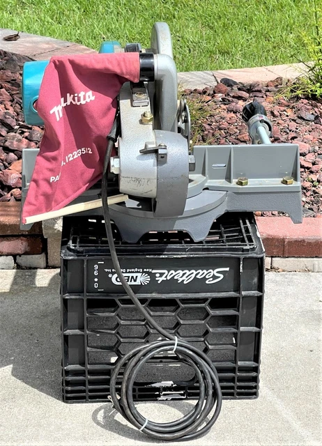 Makita Ls1040 10-Inch 15.0 Amp 4,600 Rpm Pivoting Arm Compound Miter Saw Makita Ls1040 10-Inch 15.0 Amp 4,600 Rpm Pivoting Arm Compound Miter Saw