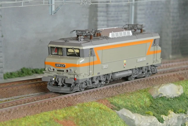 LS-Models 10055 voie H0 Locomotive électrique BB 22214 en voyage de la SNCF, époque VI