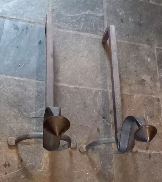 Par de perros de fuego Andirons forjados a mano grandes - 27 1/2 pulgadas 70 mm alrededor de 1875