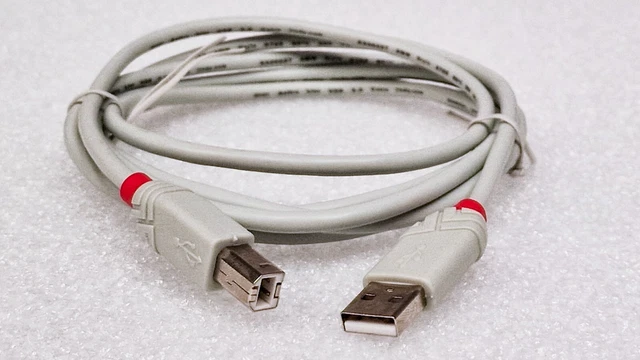 LINDY 36632 USB 2.0 Type A To Mini-B Cable, Cromo Line - Grey, 2m 2m...