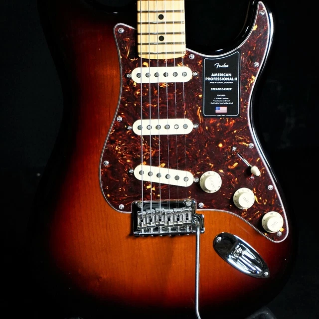 Fender American Pro II Stratocaster Maple Neck 3-Tone Sunburst (Actual Guitar)
